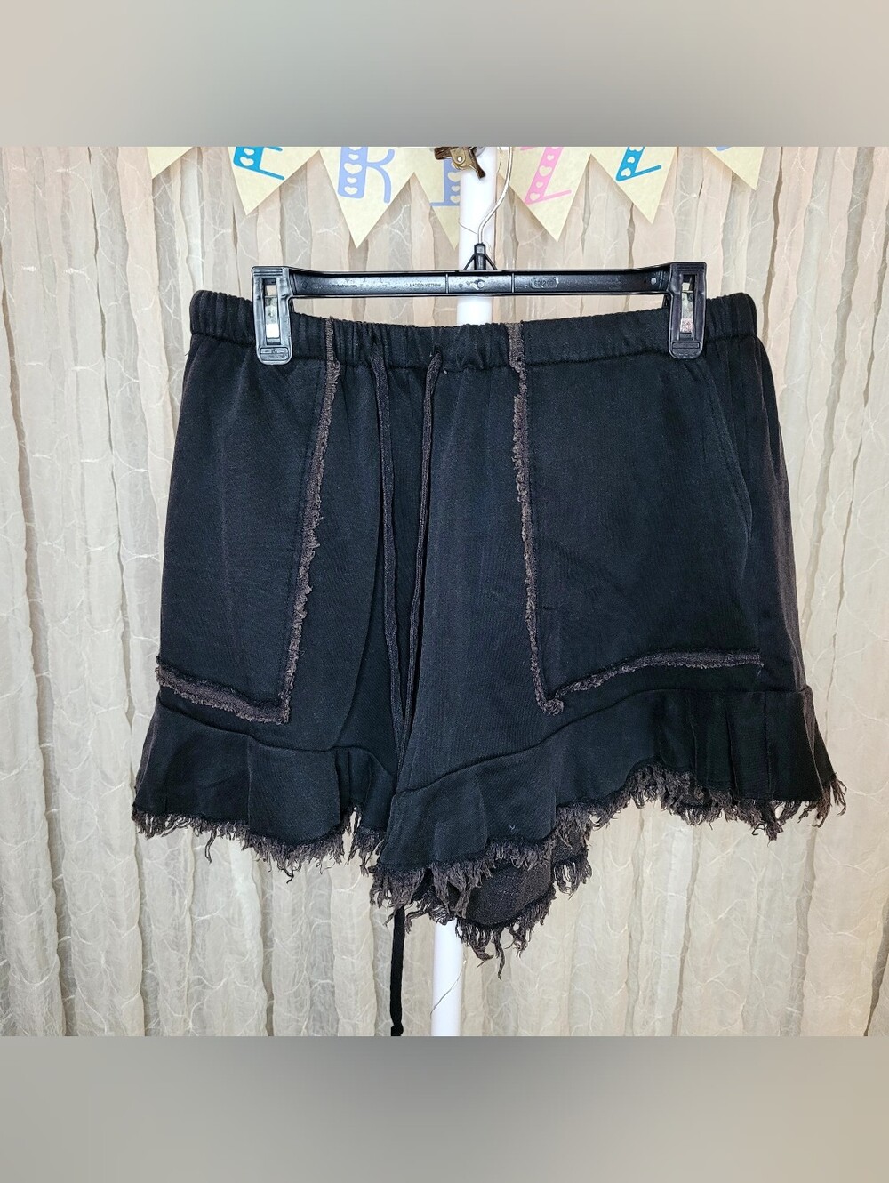 Easel Black Distressed Wide Leg Fringe High Rise Sweat Raw Hem Shorts L
